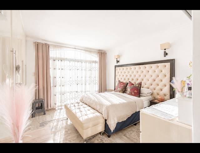 4 BEDROOM TOWNHOUSE FOR SALE IN MUSGRAVE